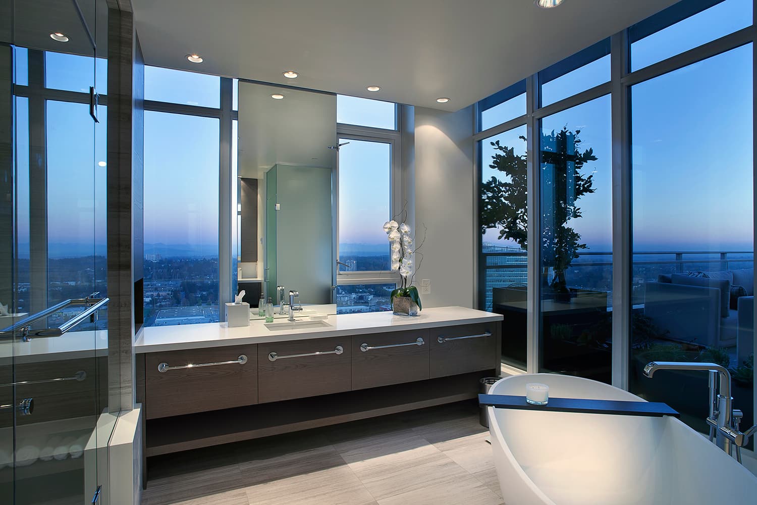 Penthouse Residence Surrey bathroom